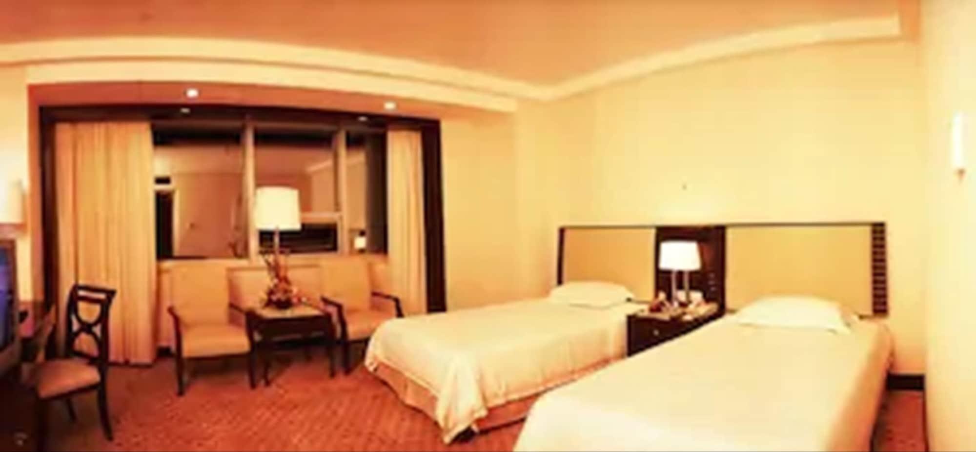 Hongyi Hotel Wuhan Exterior photo