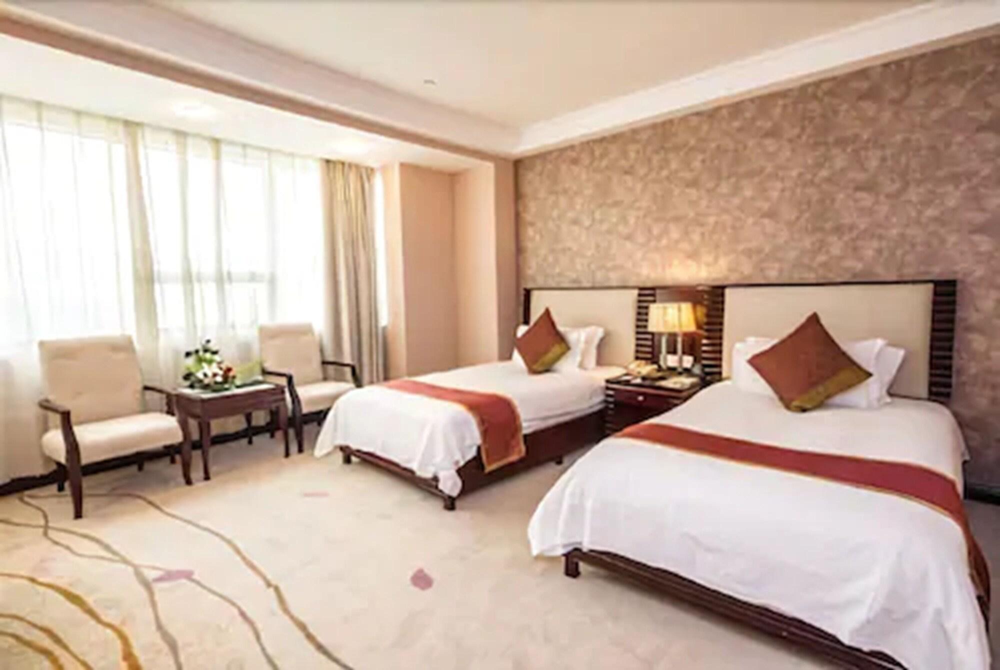 Hongyi Hotel Wuhan Exterior photo