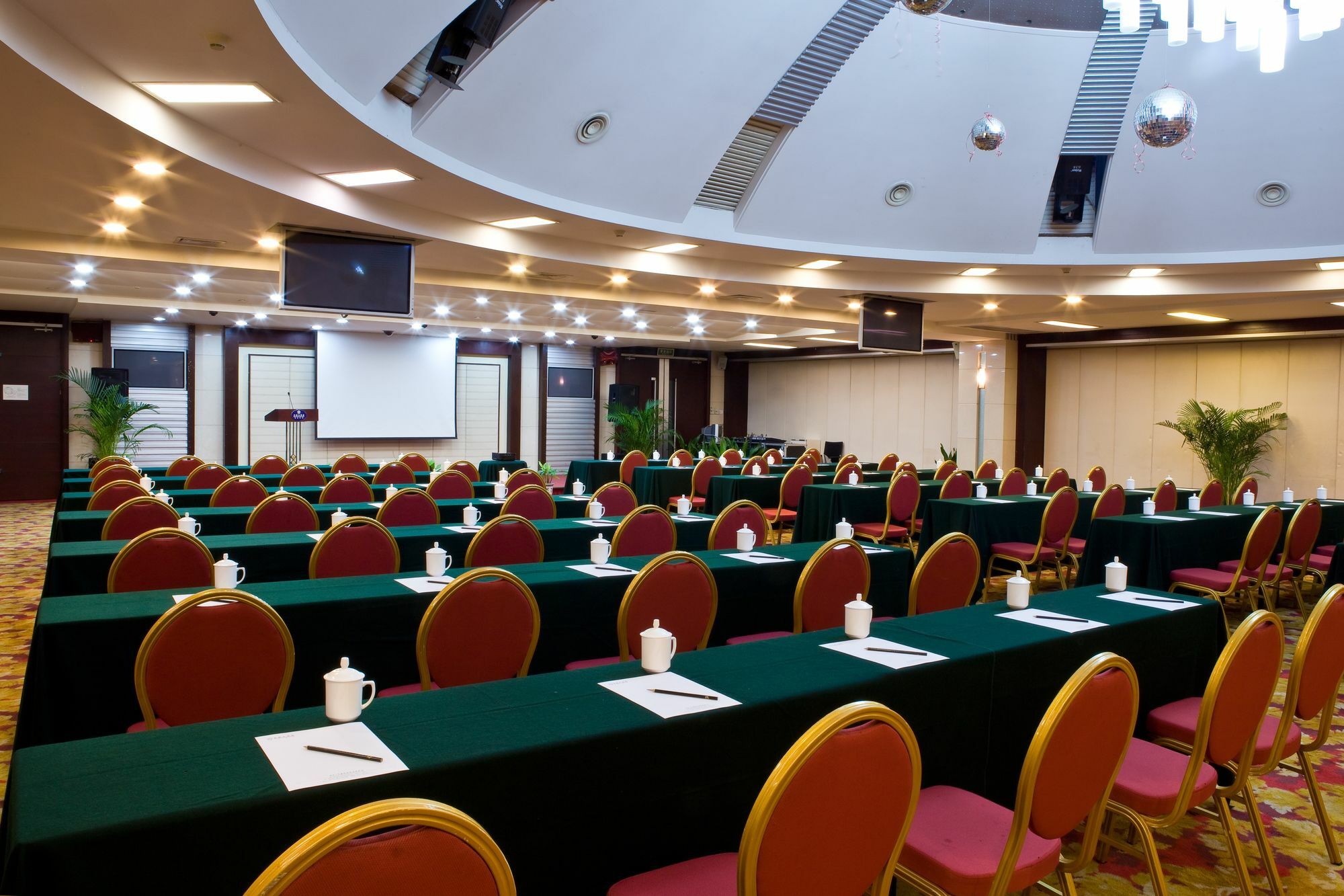 Hongyi Hotel Wuhan Exterior photo